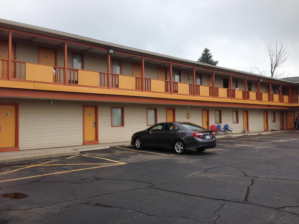 Cadet Motor Inn - Coldwater Exterior photo