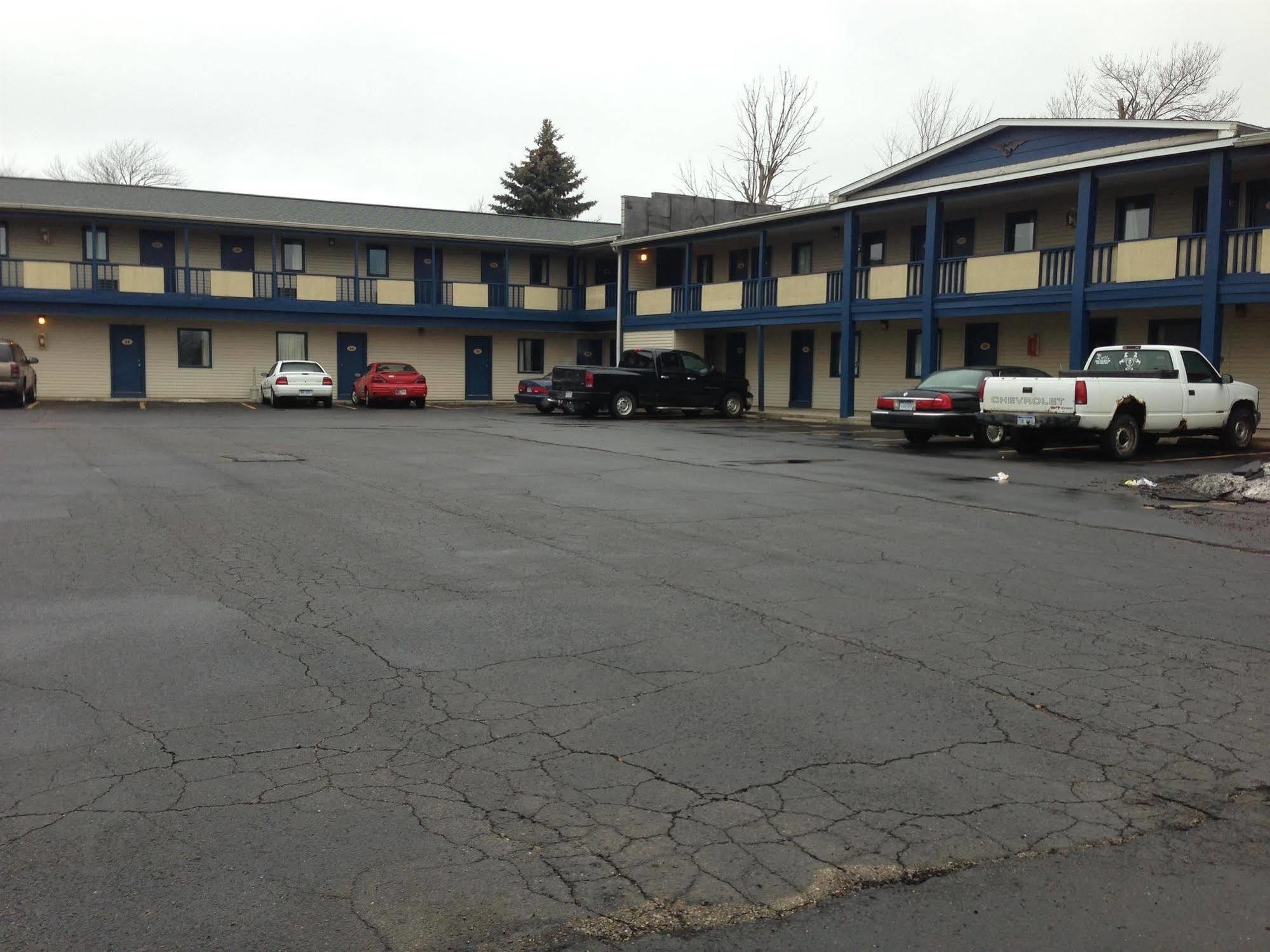 Cadet Motor Inn - Coldwater Exterior photo